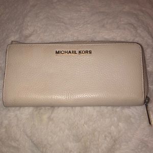 White Michael Kors wallet